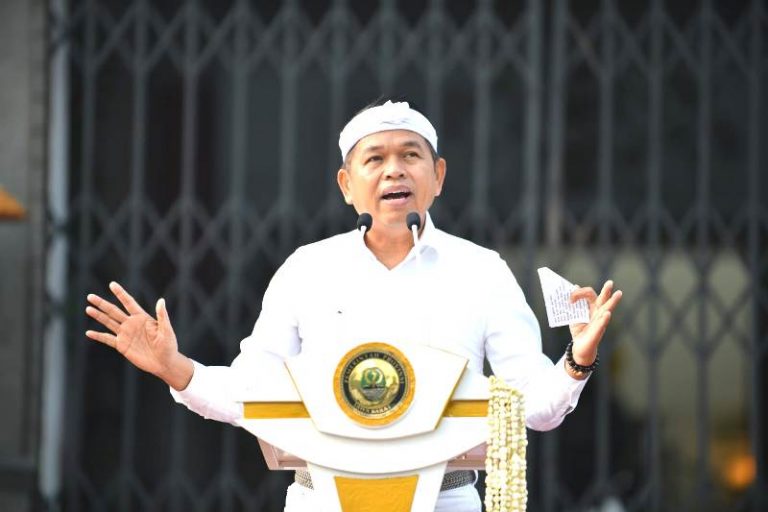 Gubernur KDM “Keukeuh” Kendaraan Listrik Kena Pajak, Sama-sama Pakai Jalan Raya
